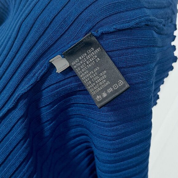 August Silk Blue V-Neck Knit Sweater with Black Diamond Detail - Picture 9 of 10